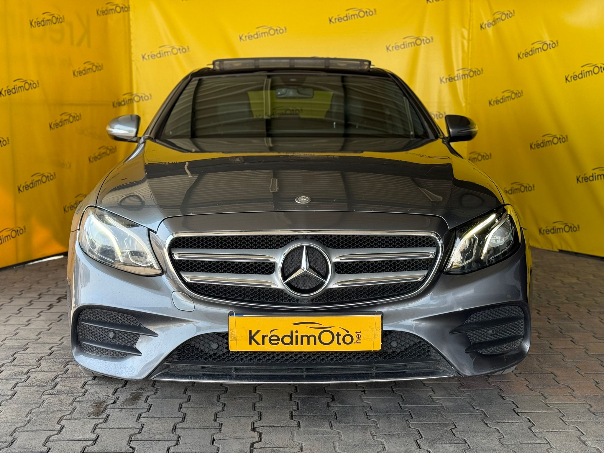 MERCEDES-BENZ E200 AMG